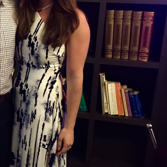 Lulus Dresses & Skirts - Lulus Blue and White Print Maxi Dress